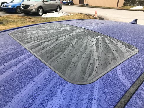 Used 2020 Toyota Corolla SE w/ SE Premium Package image 5