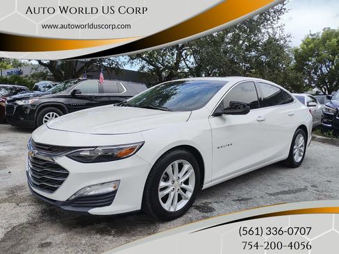 Used 2021 Chevrolet Malibu LT FWD image 2