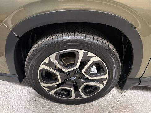 Used 2023 Subaru Ascent Touring AWD/4WD image 18