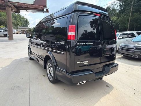 Used 2015 Chevrolet Express 2500 RWD image 12