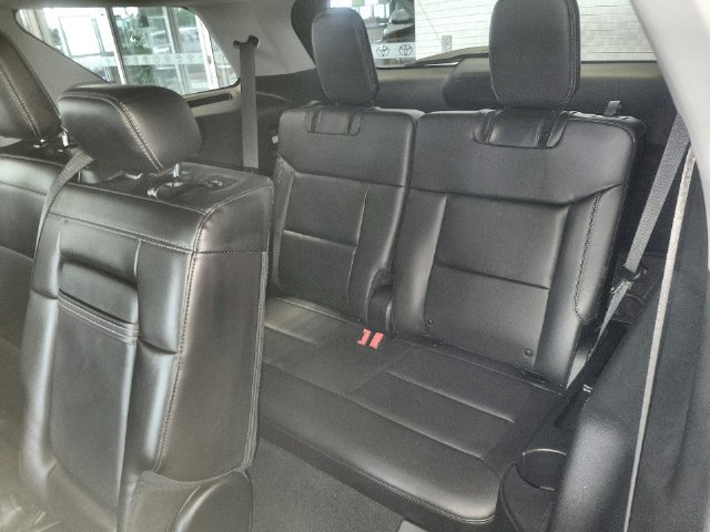 Used 2023 Ford Explorer XLT w/ Equipment Group 202A AWD/4WD image 23