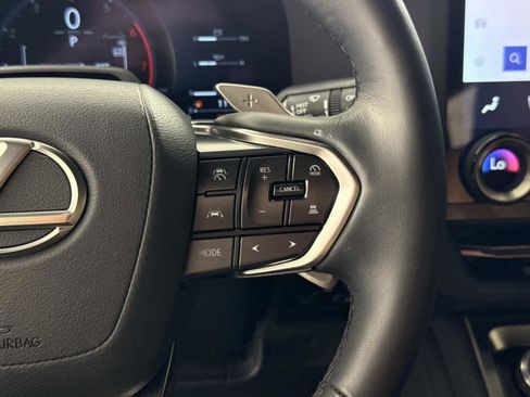 Used 2025 Lexus GX 550 w/ Accessory Package (2T) AWD/4WD image 31