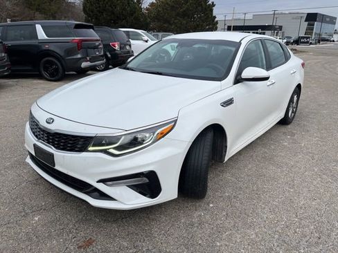 Used 2019 Kia Optima LX image 4
