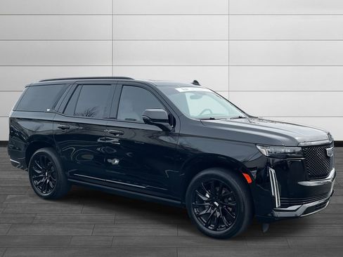 Used 2024 Cadillac Escalade Sport Platinum w/ LPO, ONYX Package image 7