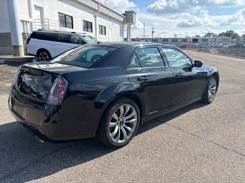 Used 2014 Chrysler 300 S RWD image 7