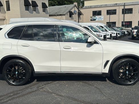 Used 2023 BMW X5 xDrive40i w/ Premium Package AWD/4WD image 4