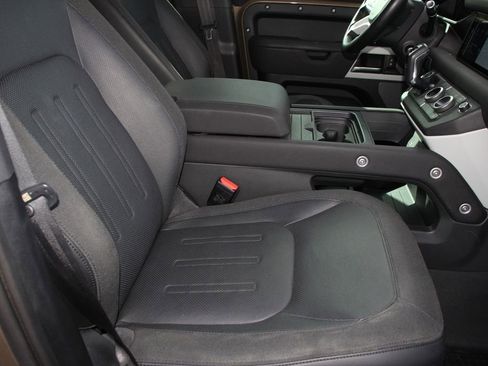 Used 2020 Land Rover Defender 110 SE AWD/4WD image 26