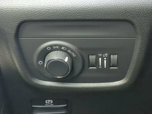 Used 2025 Jeep Grand Cherokee Laredo X w/ Trailer Tow Package RWD image 27