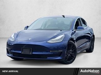 Used 2018 Tesla Model 3 Long Range video 1