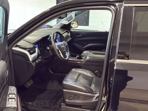 Used 2017 GMC Yukon XL SLT w/ HD Trailering Package AWD/4WD image 24