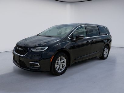 Used 2024 Chrysler Pacifica Touring-L