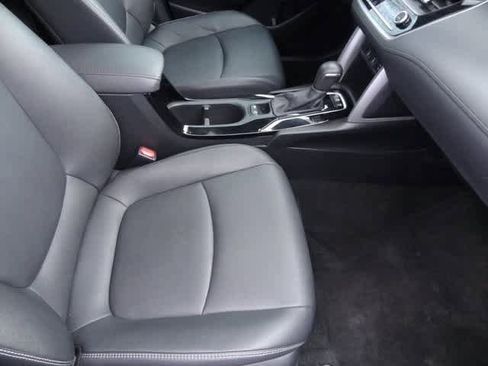 Used 2023 Toyota Corolla Cross XLE image 22