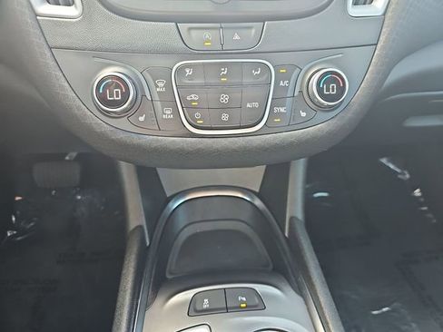 Used 2024 Chevrolet Malibu LT image 17