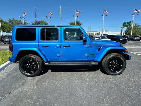 Used 2022 Jeep Wrangler Unlimited Sahara AWD/4WD image 4