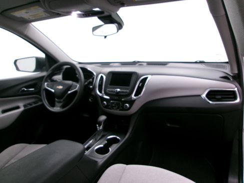 Used 2022 Chevrolet Equinox LS w/ LS Convenience Package FWD image 3