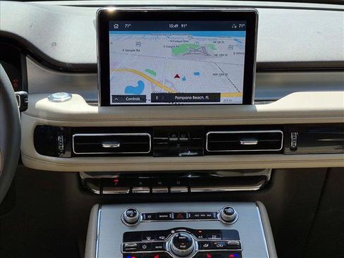 Used 2023 Lincoln Aviator 2WD w/ Premium Package image 10