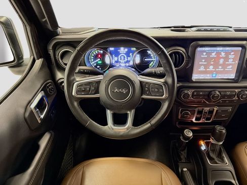 Used 2022 Jeep Wrangler Unlimited Sahara w/ Cold Weather Group AWD/4WD image 25