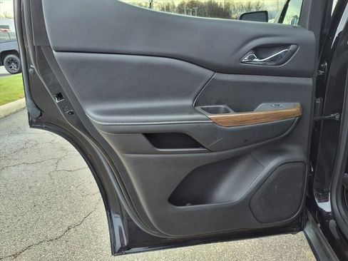 Certified 2022 GMC Acadia SLE w/ Driver Convenience Package image 25