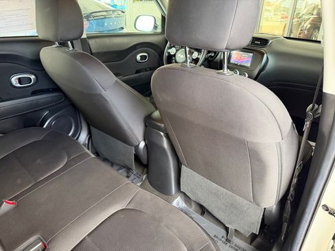 Used 2016 Kia Soul FWD image 28