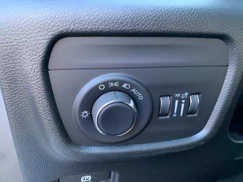 New 2025 Jeep Grand Cherokee L Altitude image 28