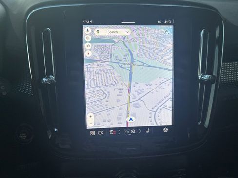 Certified 2025 Volvo XC40 B5 Plus image 23