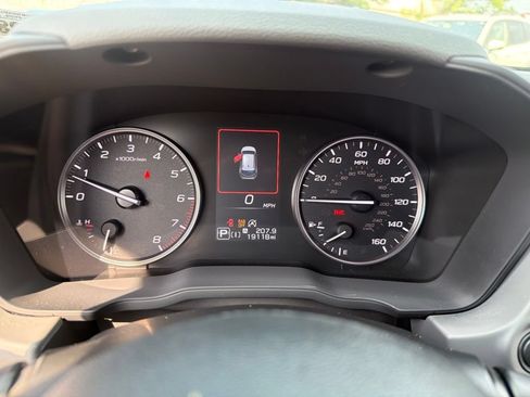 Used 2024 Subaru Crosstrek 2.5i Limited AWD/4WD image 18