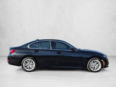 Used 2026 BMW 330i Sedan w/ Convenience Package RWD image 4
