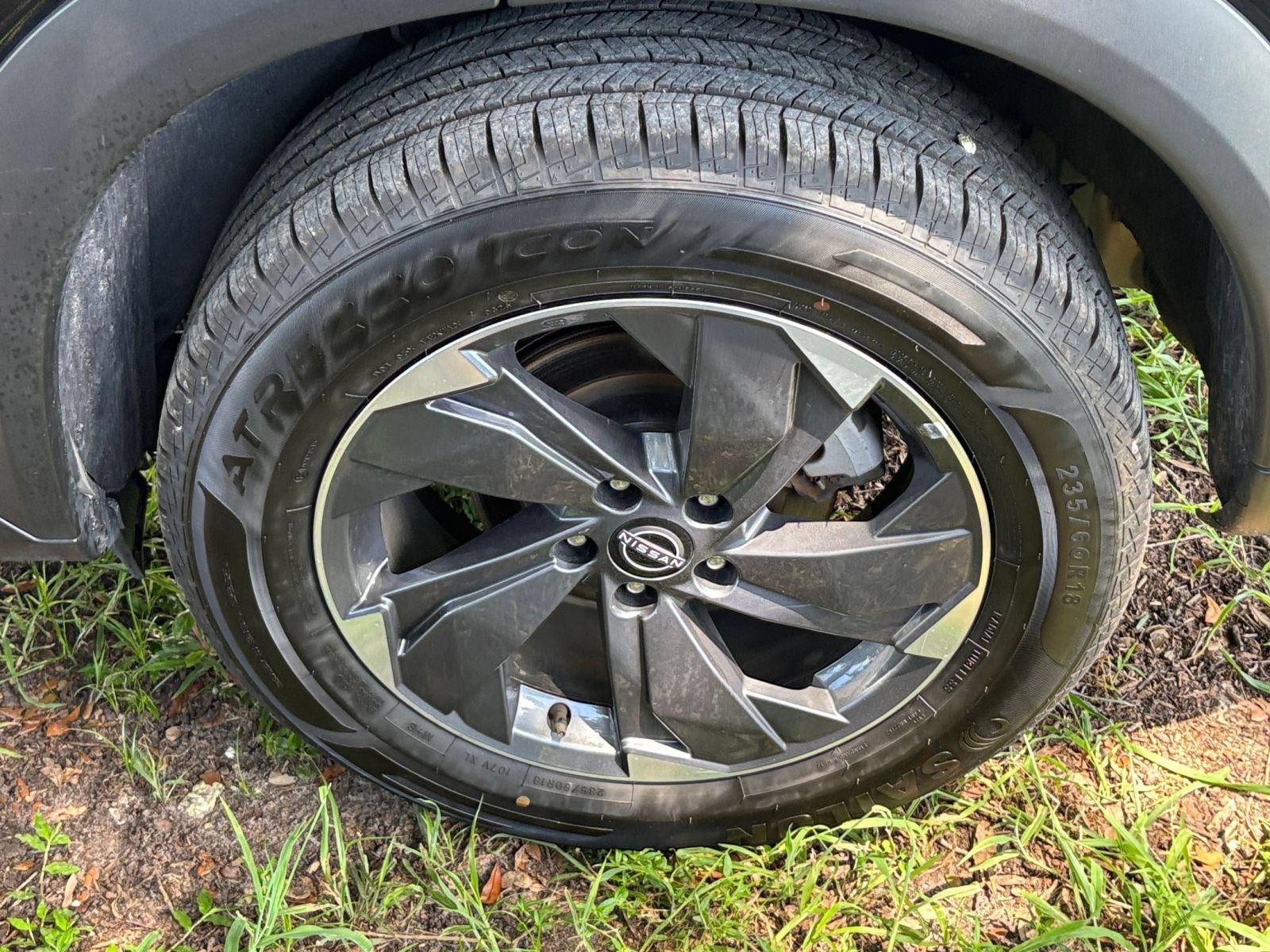 Used 2025 Nissan Rogue SV FWD image 30