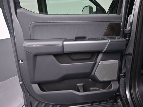 New 2026 Ford F250 Lariat w/ Black Appearance Package AWD/4WD image 8