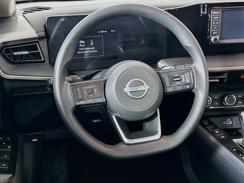 Used 2025 Nissan Kicks S image 18