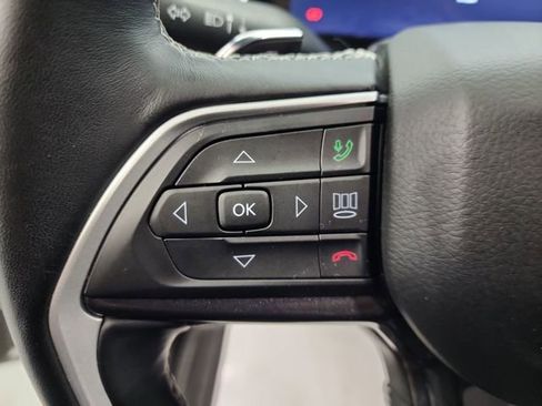 Used 2021 Jeep Grand Cherokee L Laredo w/ Luxury Tech Group I image 23