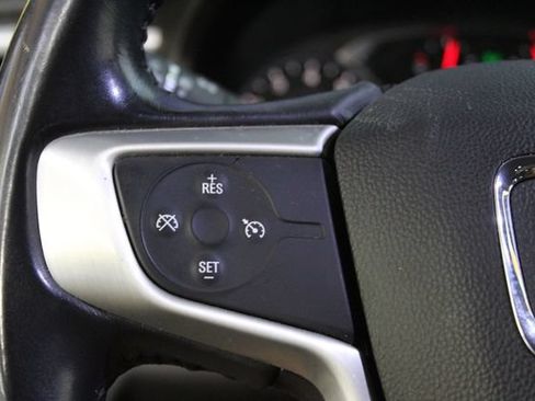 Used 2018 GMC Acadia SLT AWD/4WD image 16