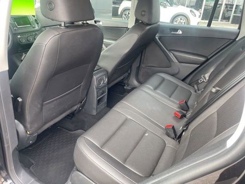 Used 2016 Volkswagen Tiguan S image 19