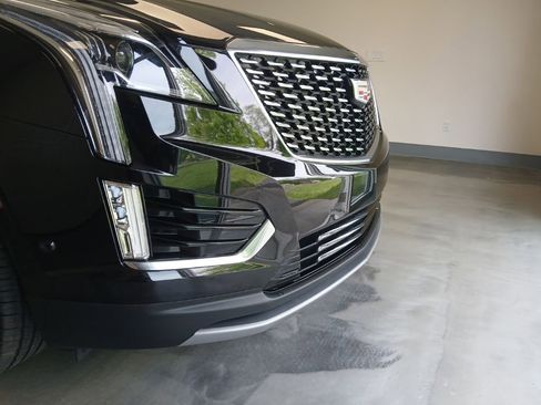 Used 2025 Cadillac XT5 Premium Luxury w/ Technology Package AWD/4WD image 6