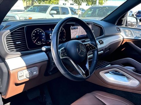 Used 2024 Mercedes-Benz GLE 450 4MATIC w/ Driver Assistance Package image 17