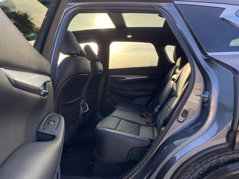 Used 2021 INFINITI QX50 Luxe w/ Appearance Package image 17