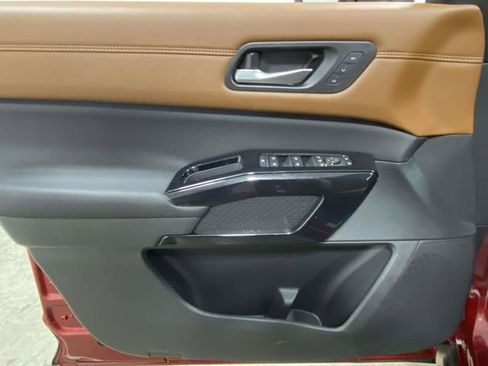 New 2026 Nissan Pathfinder Platinum image 12