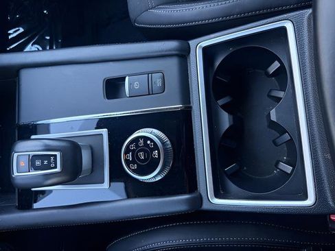 Used 2023 Mitsubishi Outlander ES image 21