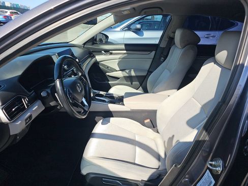 Used 2019 Honda Accord LX image 5