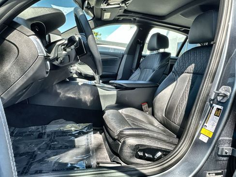 Used 2022 BMW 530i 530i w/ Premium Package image 3