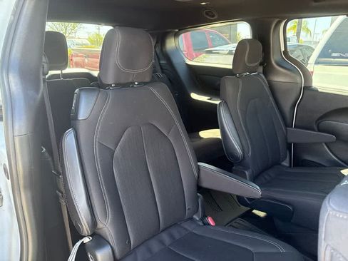 Certified 2018 Chrysler Pacifica Touring Plus w/ S Appearance Package FWD image 8