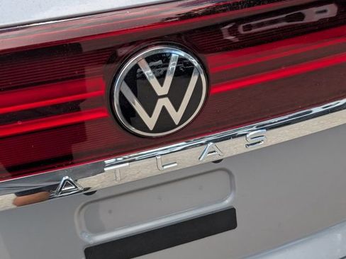 New 2026 Volkswagen Atlas Cross Sport SE FWD image 16