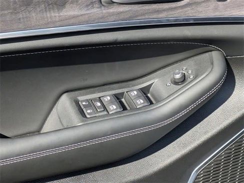 New 2025 Jeep Grand Cherokee L Overland w/ Luxury Tech Group IV image 15