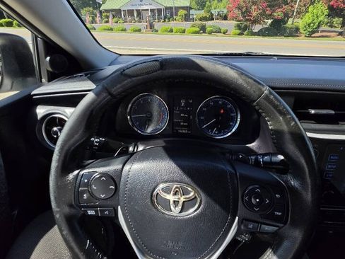 Used 2019 Toyota Corolla SE FWD image 14
