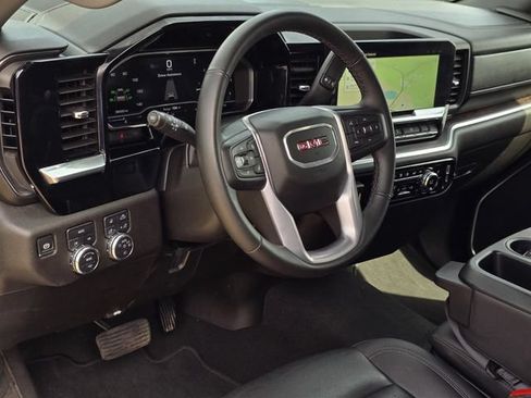 Used 2025 GMC Sierra 1500 SLT AWD/4WD image 37
