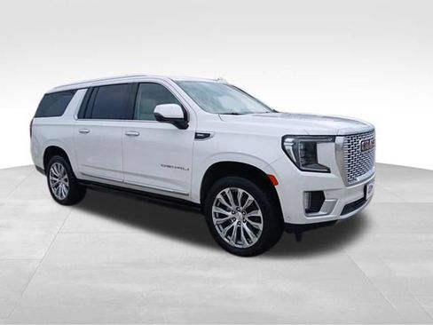 Used 2023 GMC Yukon XL Denali w/ Denali Reserve Package AWD/4WD image 7