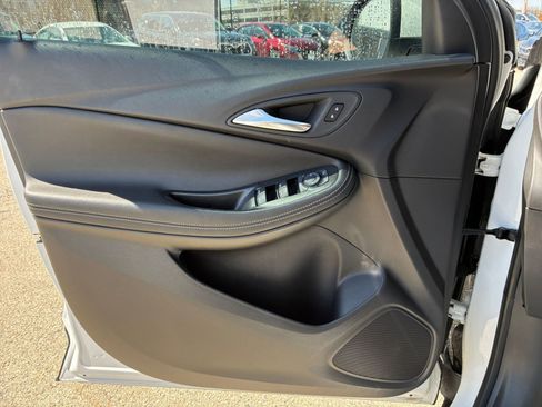 Used 2025 Buick Encore GX Preferred FWD image 18