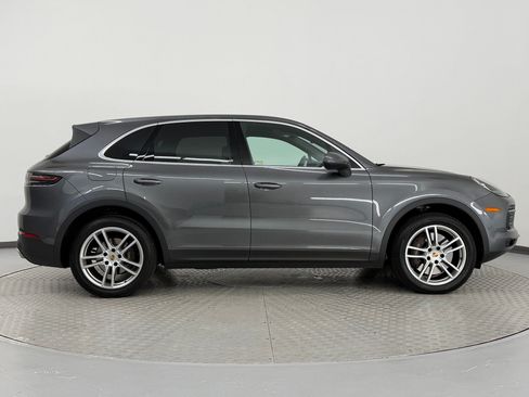 Certified 2023 Porsche Cayenne AWD/4WD image 8