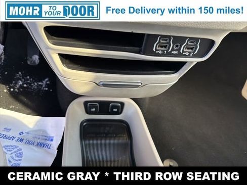 Used 2021 Chrysler Pacifica Touring-L image 21