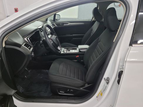 Used 2020 Ford Fusion SE FWD image 7